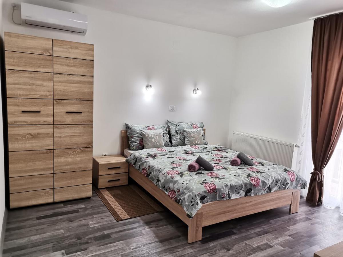 Apartmani "Marina" Otočac Extérieur photo