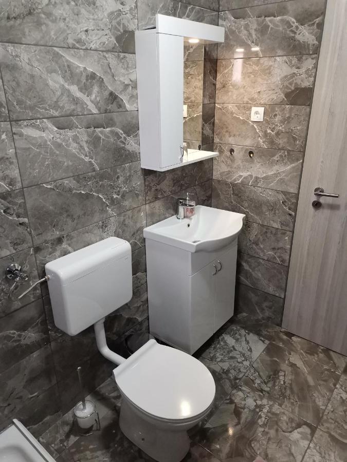 Apartmani "Marina" Otočac Extérieur photo