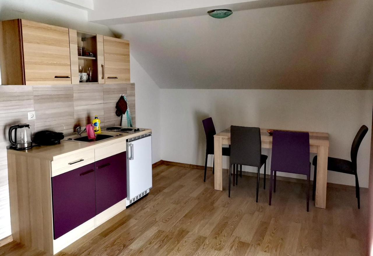 Apartmani "Marina" Otočac Extérieur photo